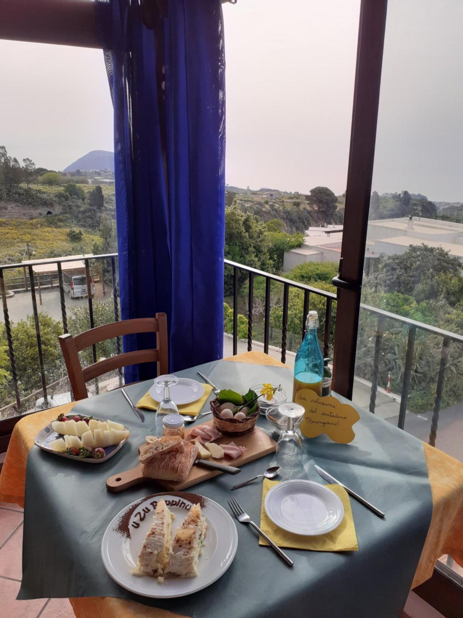 Agriturismo U Zu Peppino 리파리 외부 사진